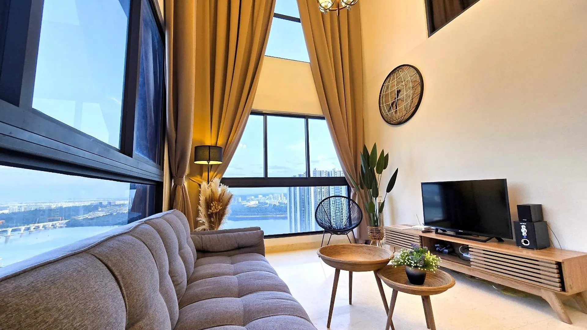 Loft Suite Seaview 2Br Jb Ciq 8Pax contacts